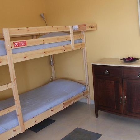 Ericeira Chill Hill Hostel & Private Rooms - Peach Garden חדר תמונה