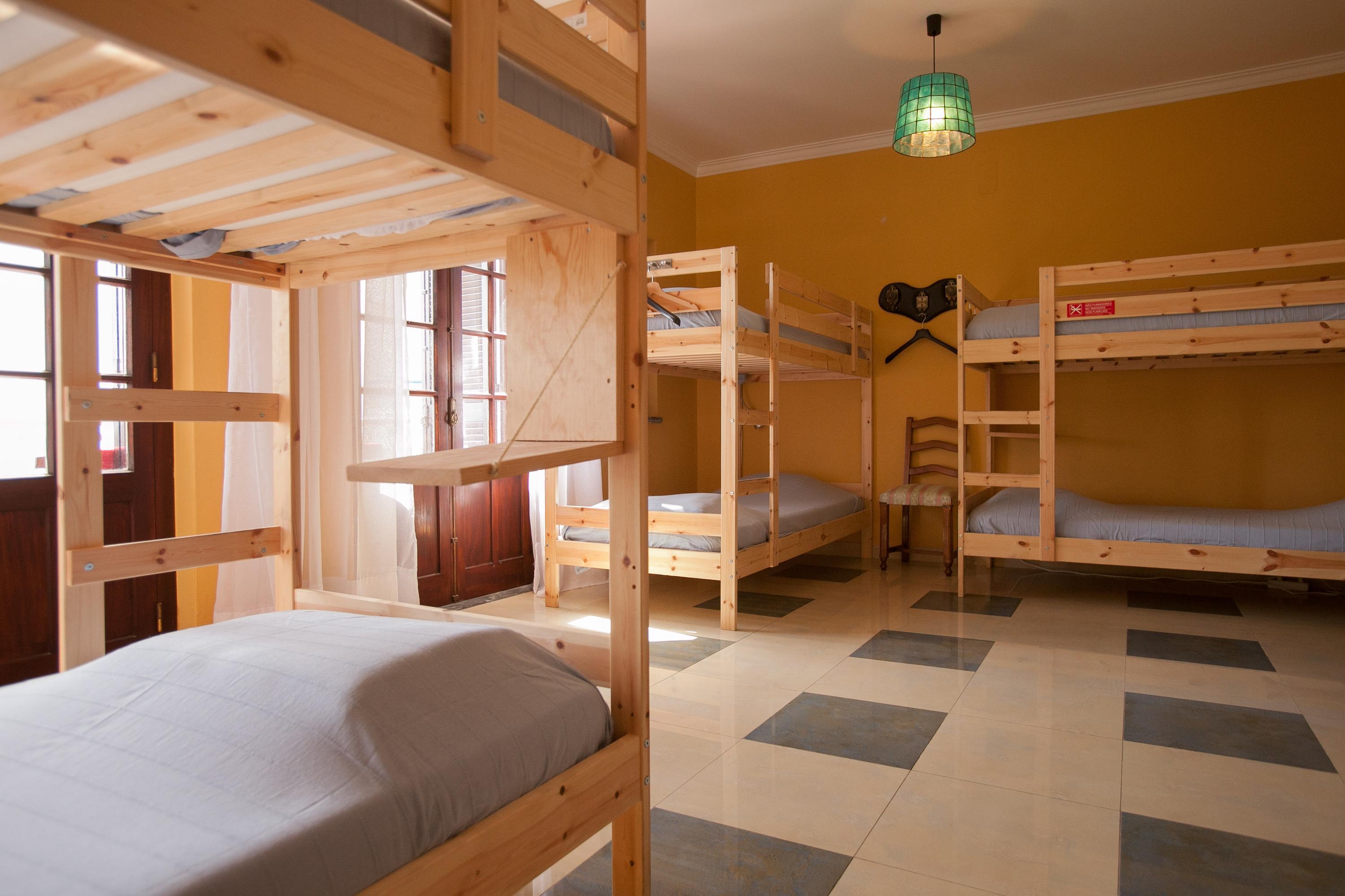 Ericeira Chill Hill Hostel & Private Rooms - Peach Garden מראה חיצוני תמונה
