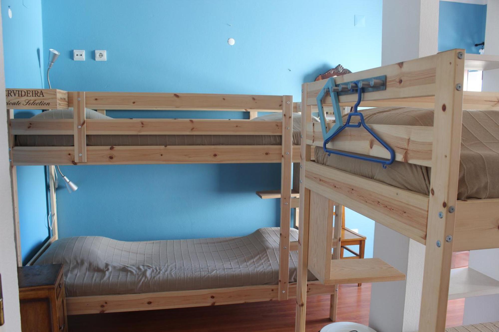 Ericeira Chill Hill Hostel & Private Rooms - Peach Garden חדר תמונה