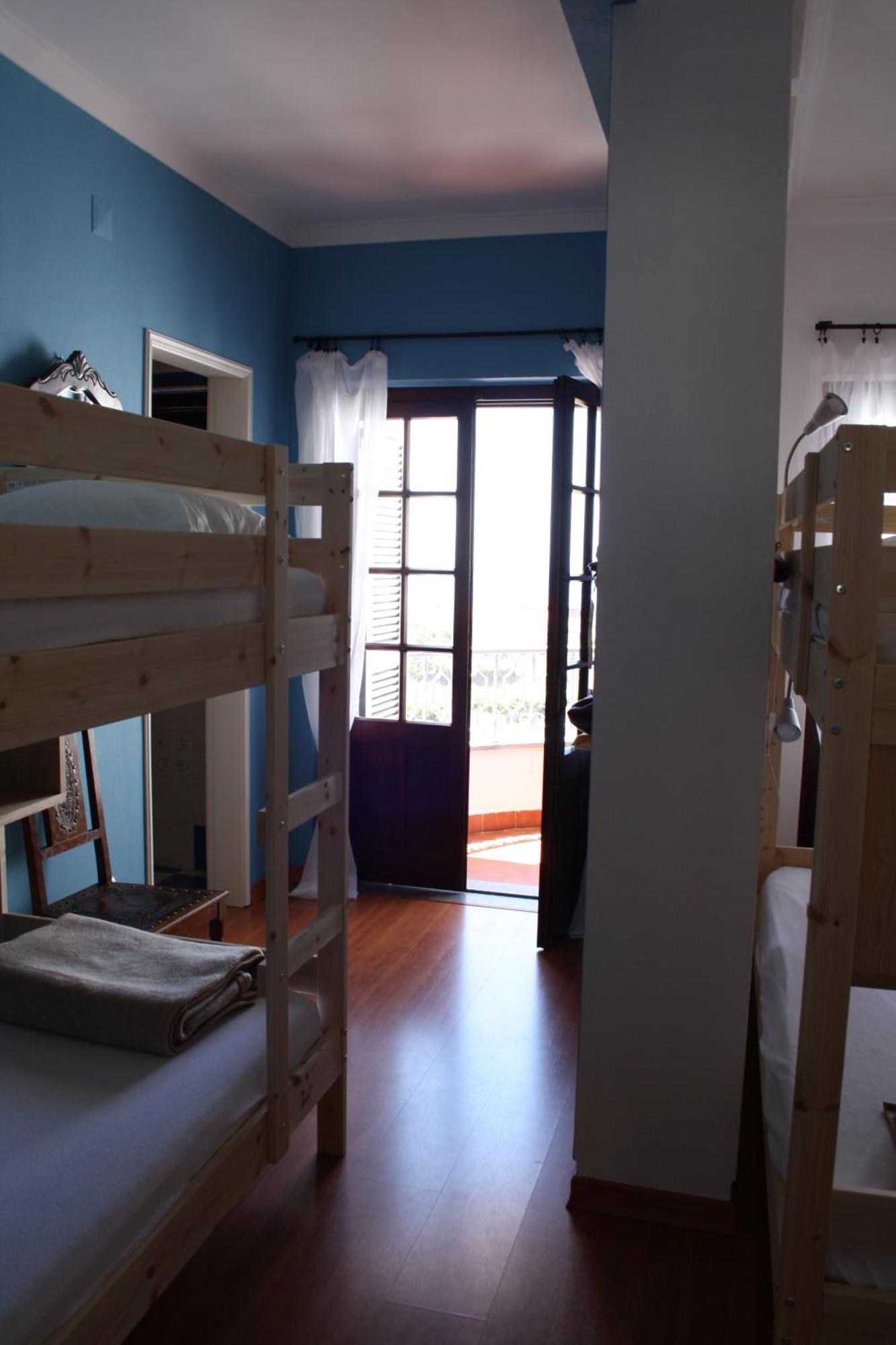 Ericeira Chill Hill Hostel & Private Rooms - Peach Garden חדר תמונה