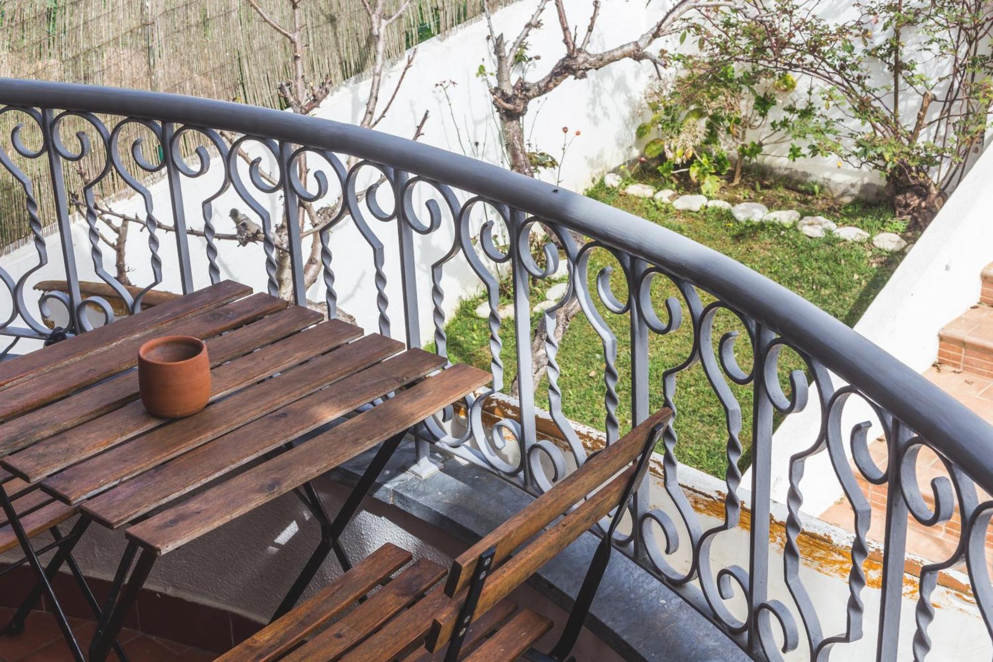 Ericeira Chill Hill Hostel & Private Rooms - Peach Garden חדר תמונה