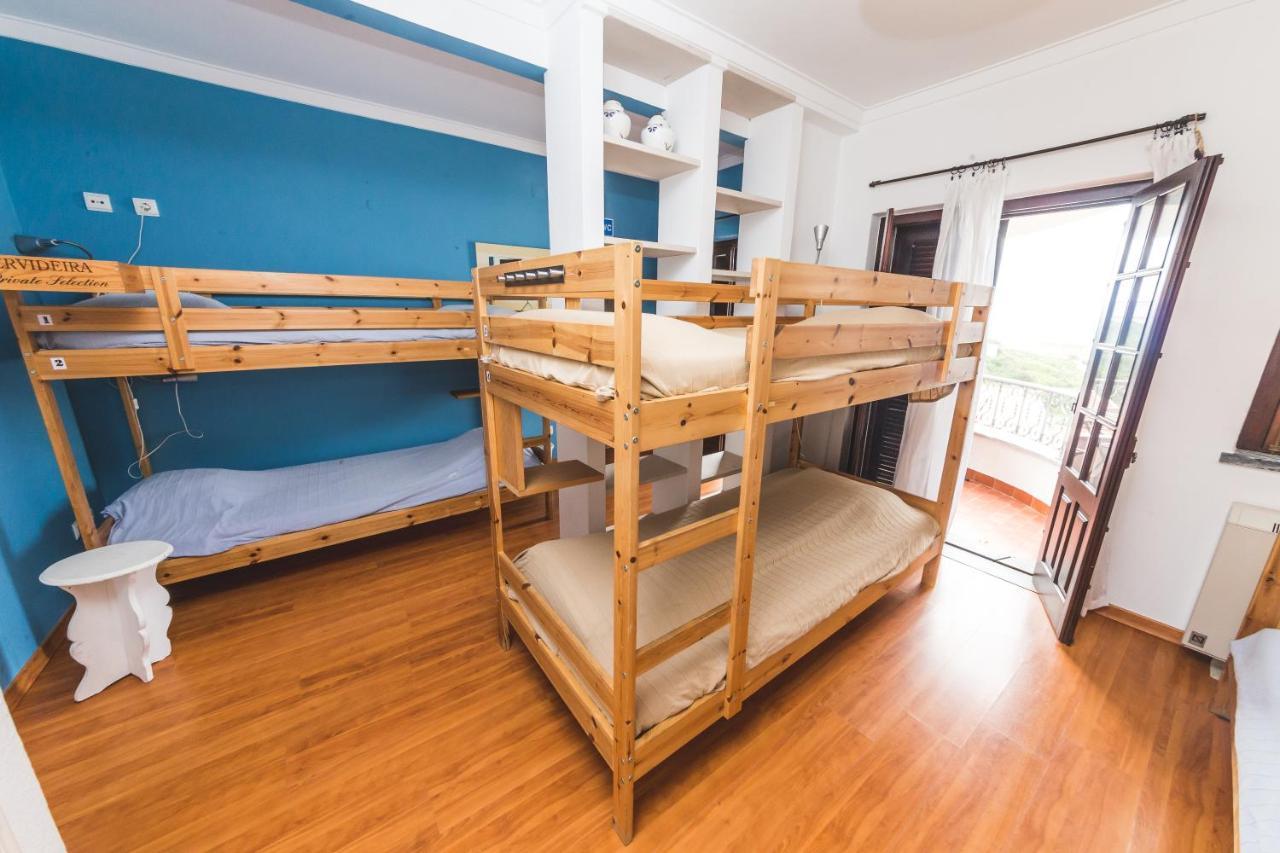 Ericeira Chill Hill Hostel & Private Rooms - Peach Garden מראה חיצוני תמונה