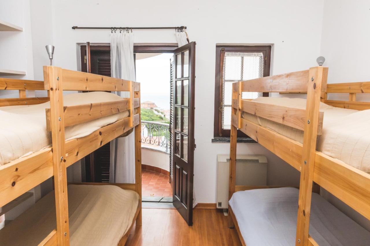 Ericeira Chill Hill Hostel & Private Rooms - Peach Garden מראה חיצוני תמונה