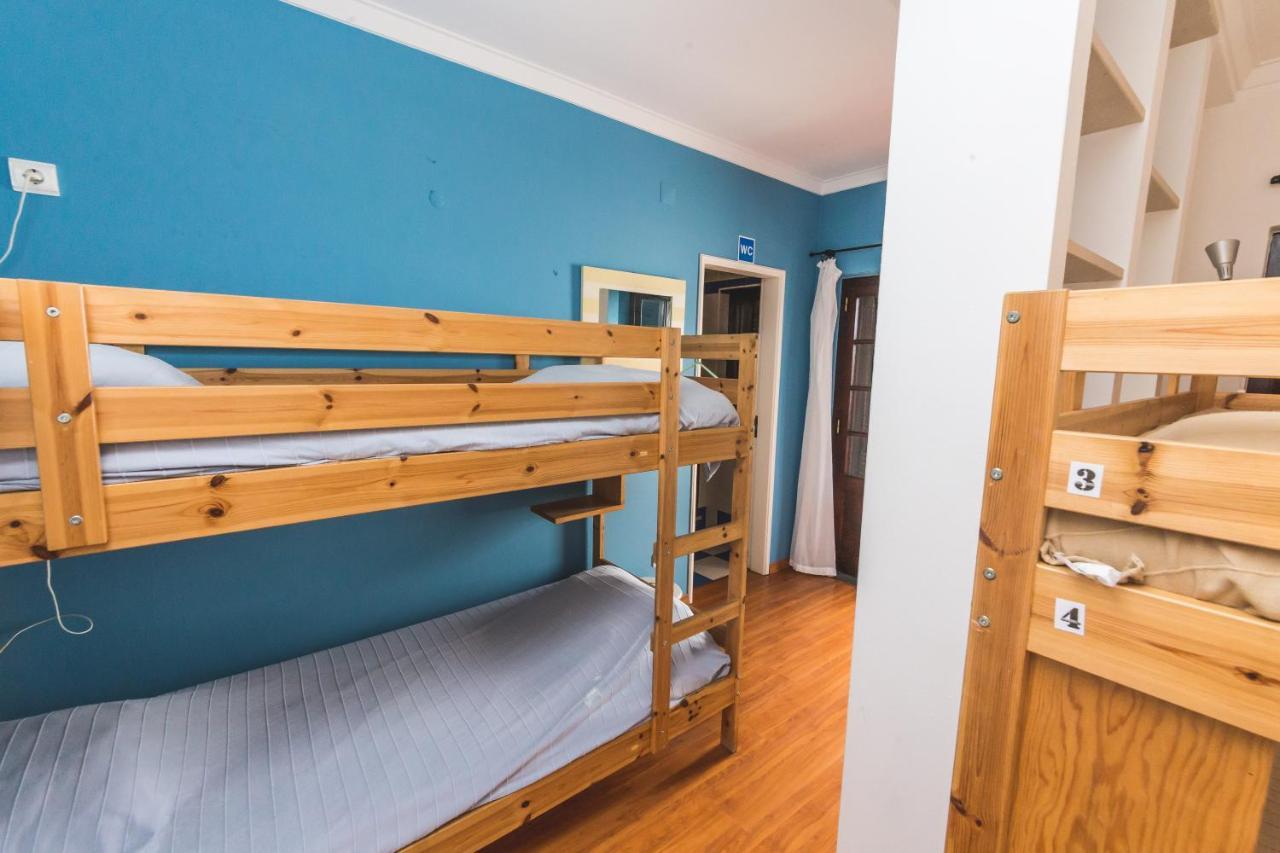 Ericeira Chill Hill Hostel & Private Rooms - Peach Garden מראה חיצוני תמונה