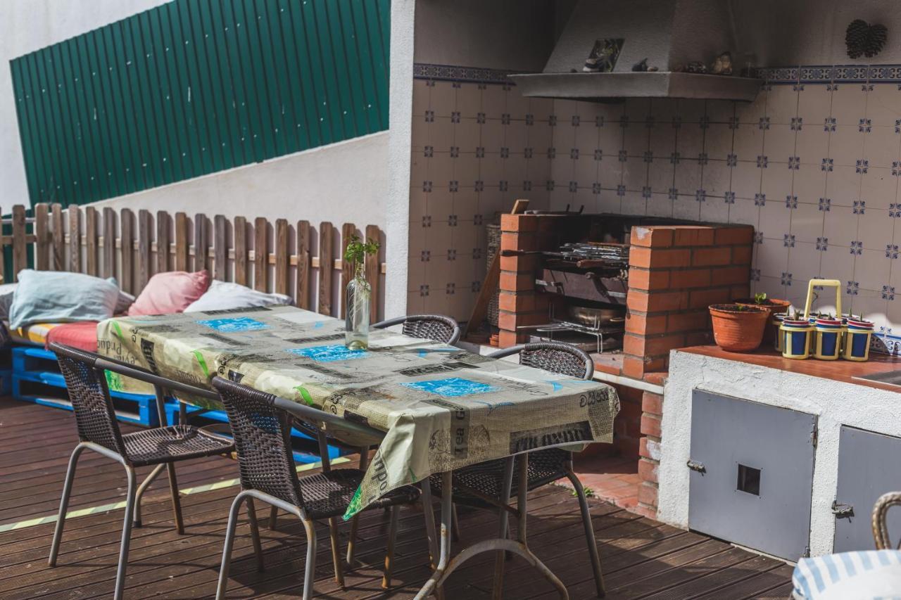 Ericeira Chill Hill Hostel & Private Rooms - Peach Garden מראה חיצוני תמונה
