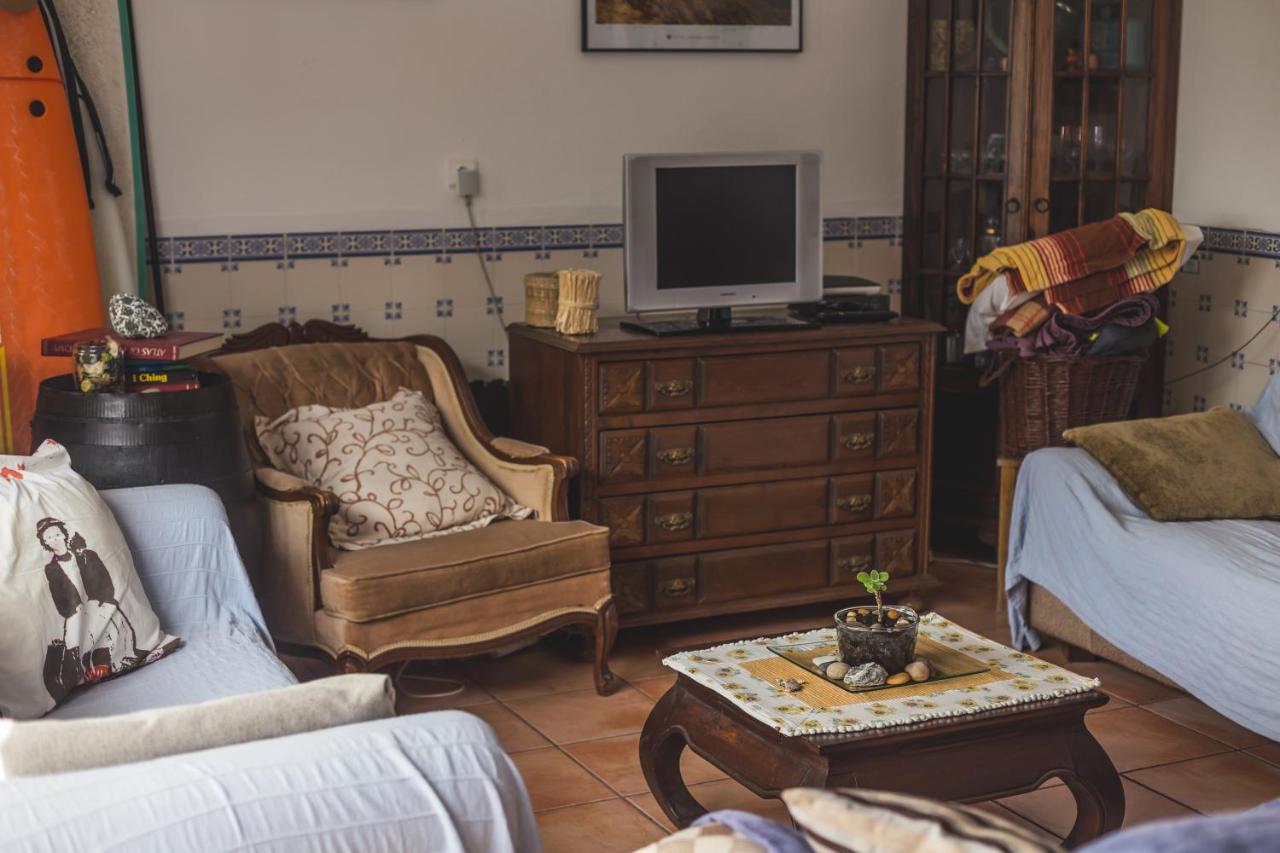 Ericeira Chill Hill Hostel & Private Rooms - Peach Garden מראה חיצוני תמונה