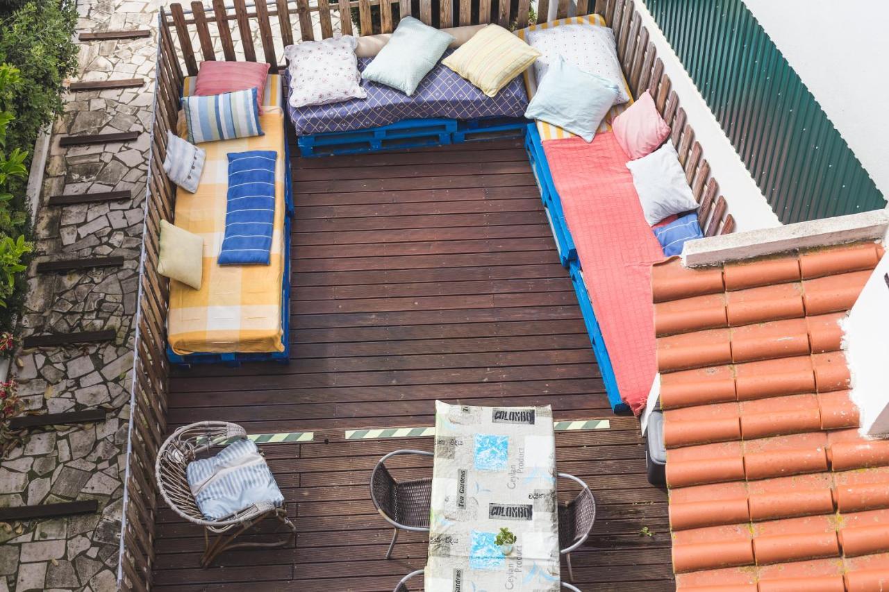 Ericeira Chill Hill Hostel & Private Rooms - Peach Garden מראה חיצוני תמונה